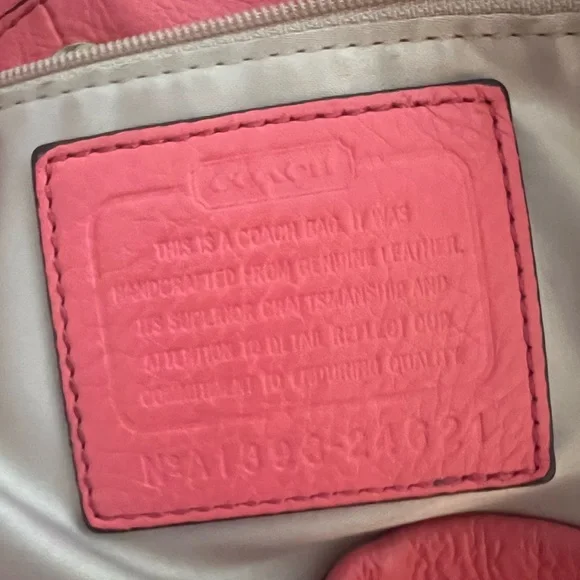 Coach shoulder tote - Picture 5 of 10